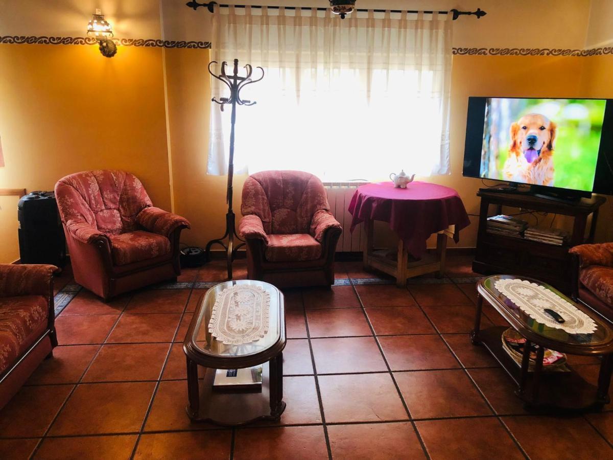 Hostal Jj Salduero Bagian luar foto